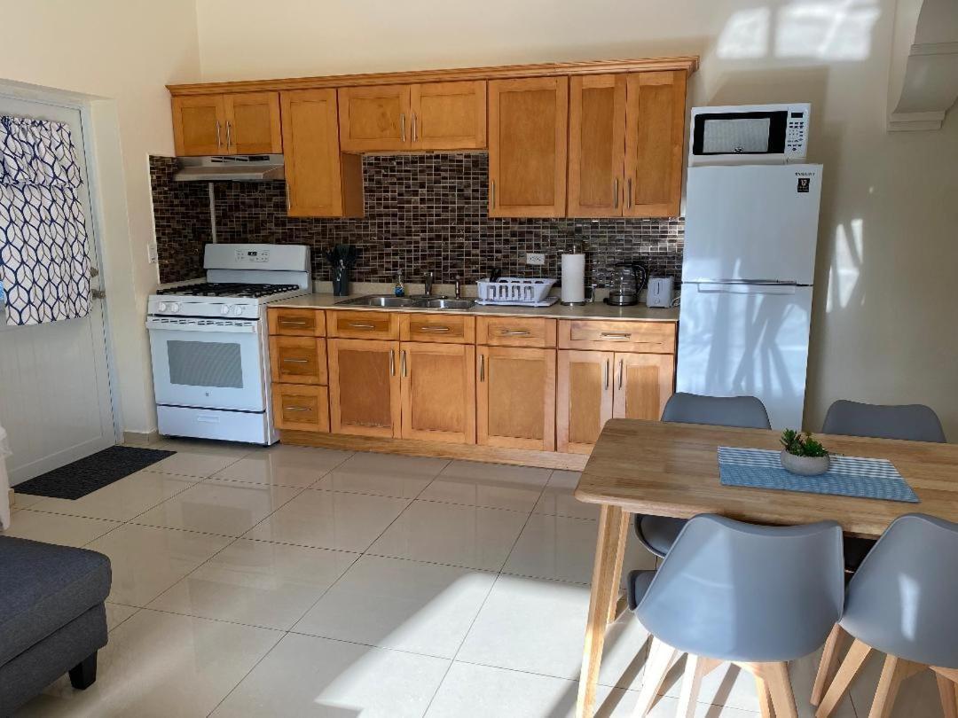 Lovely 2 Bedroom Apartment In Quiet Neighborhood! Philipsburg  Kültér fotó
